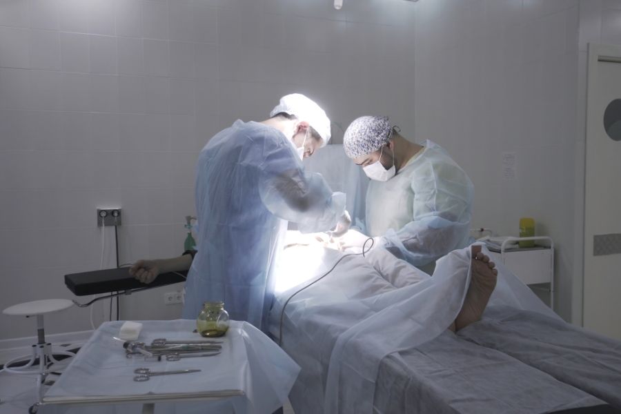 Ginekomastia – Czym się charakteryzuje i jak przebiega jej leczenie?